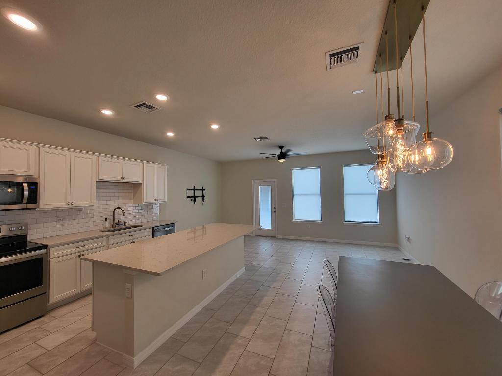 PRESTON SQUARE - Residential Lease