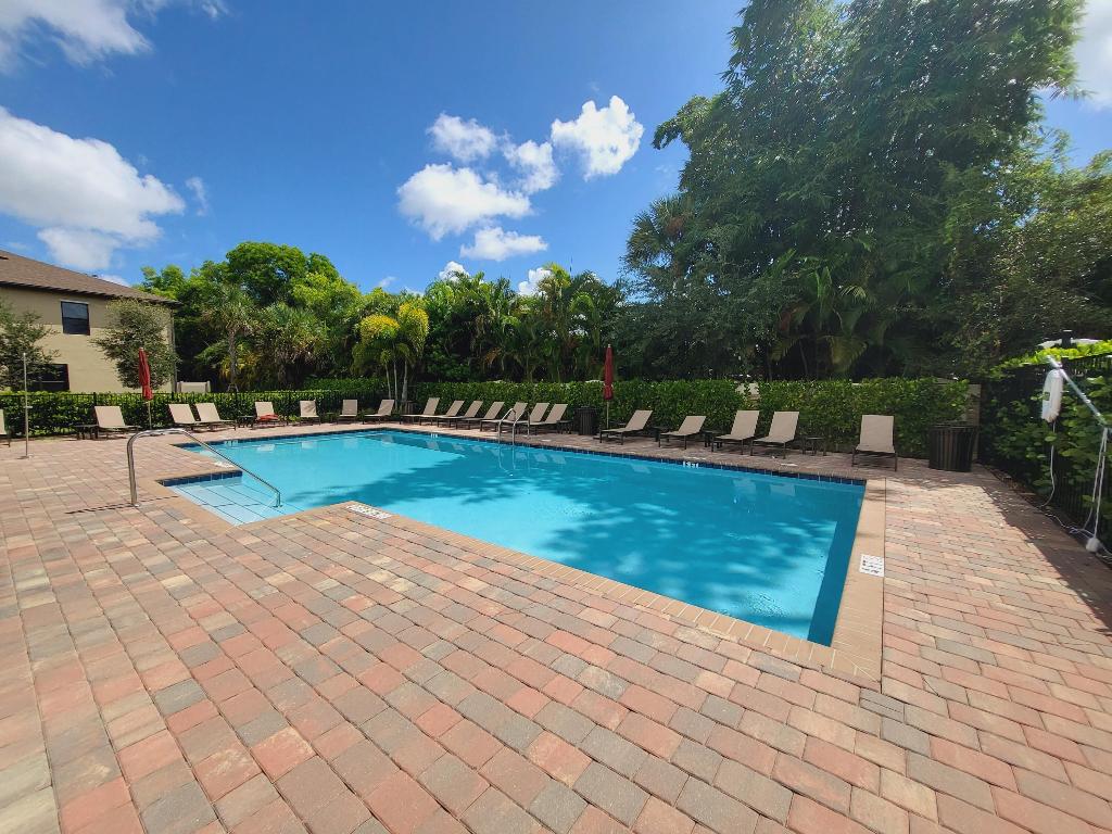 PRESTON SQUARE - Residential Lease