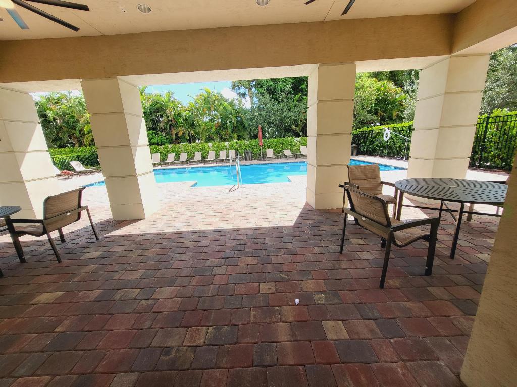 PRESTON SQUARE - Residential Lease