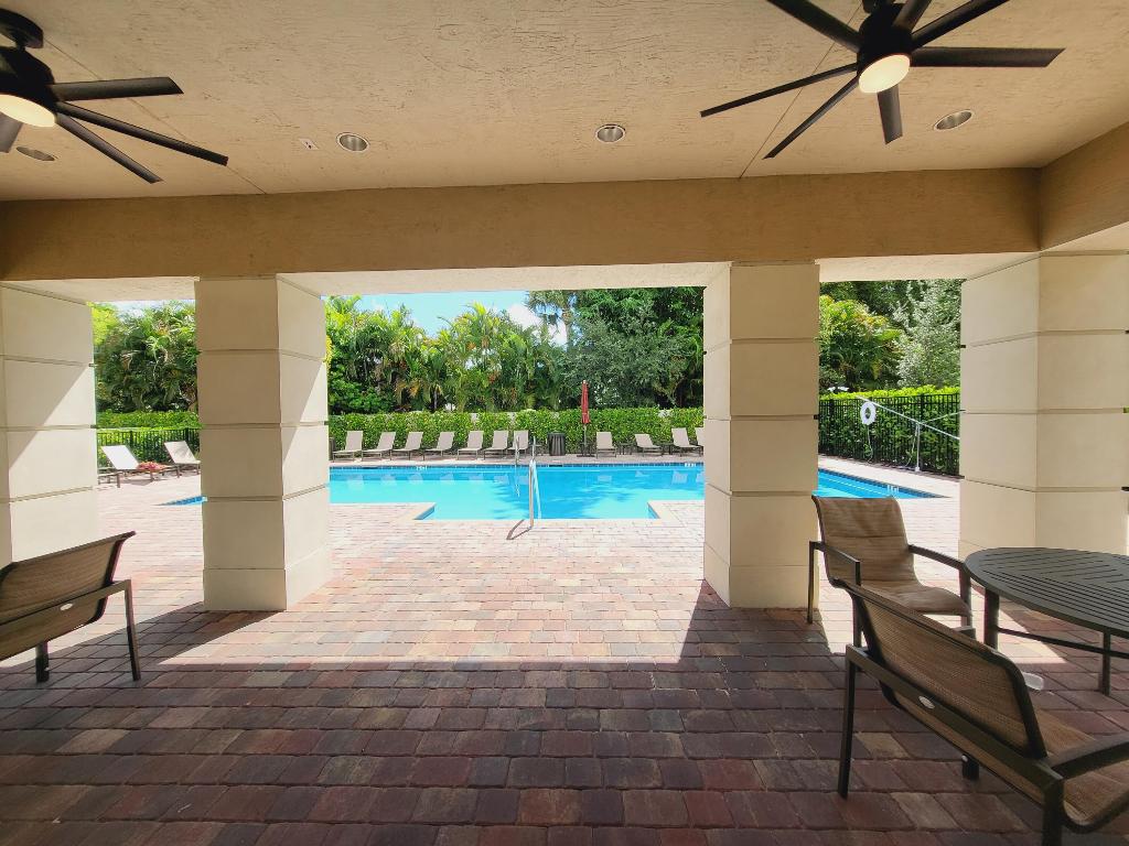 PRESTON SQUARE - Residential Lease