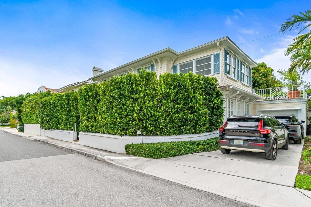 Photo of 263 Park Avenue, Palm Beach, FL 33480 (MLS # R11079272)