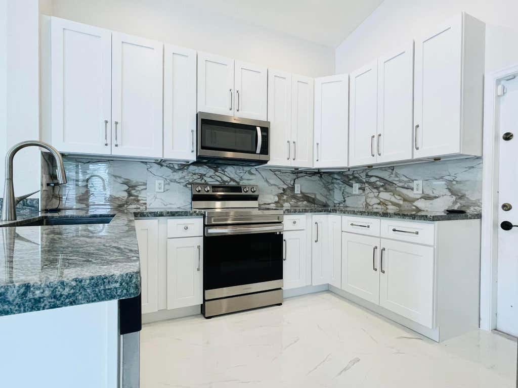 Photo of 4354 Mahogany Ridge Drive, Weston, FL 33331 (MLS # B26058850)