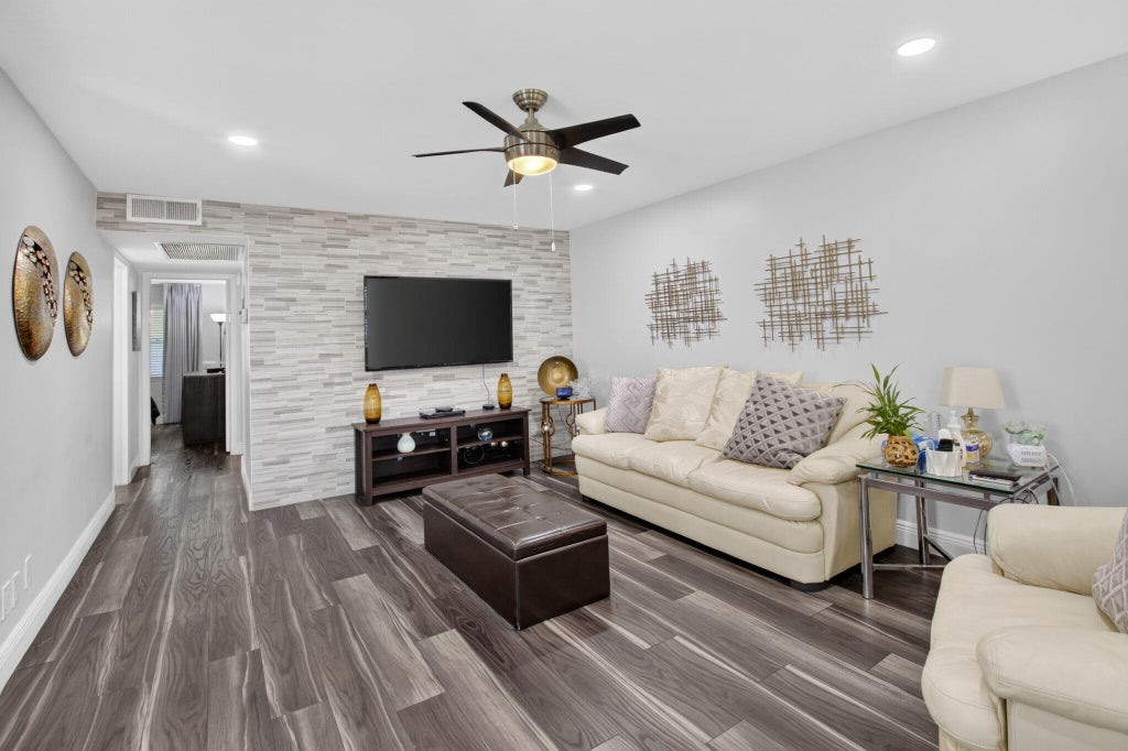 Photo of 463 MANSFIELD L, Boca Raton, FL 33434 (MLS # B26065371)