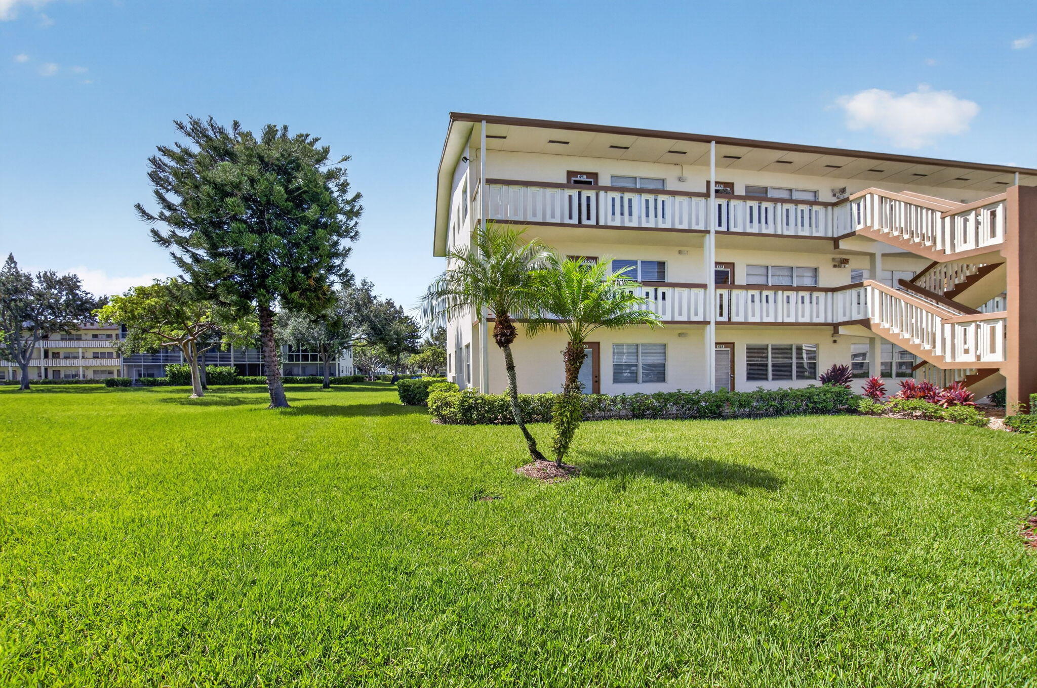 463 MANSFIELD L