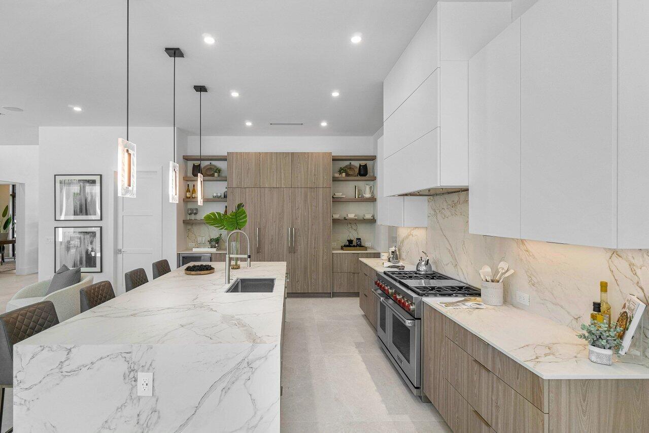 2737 NE 18th Street