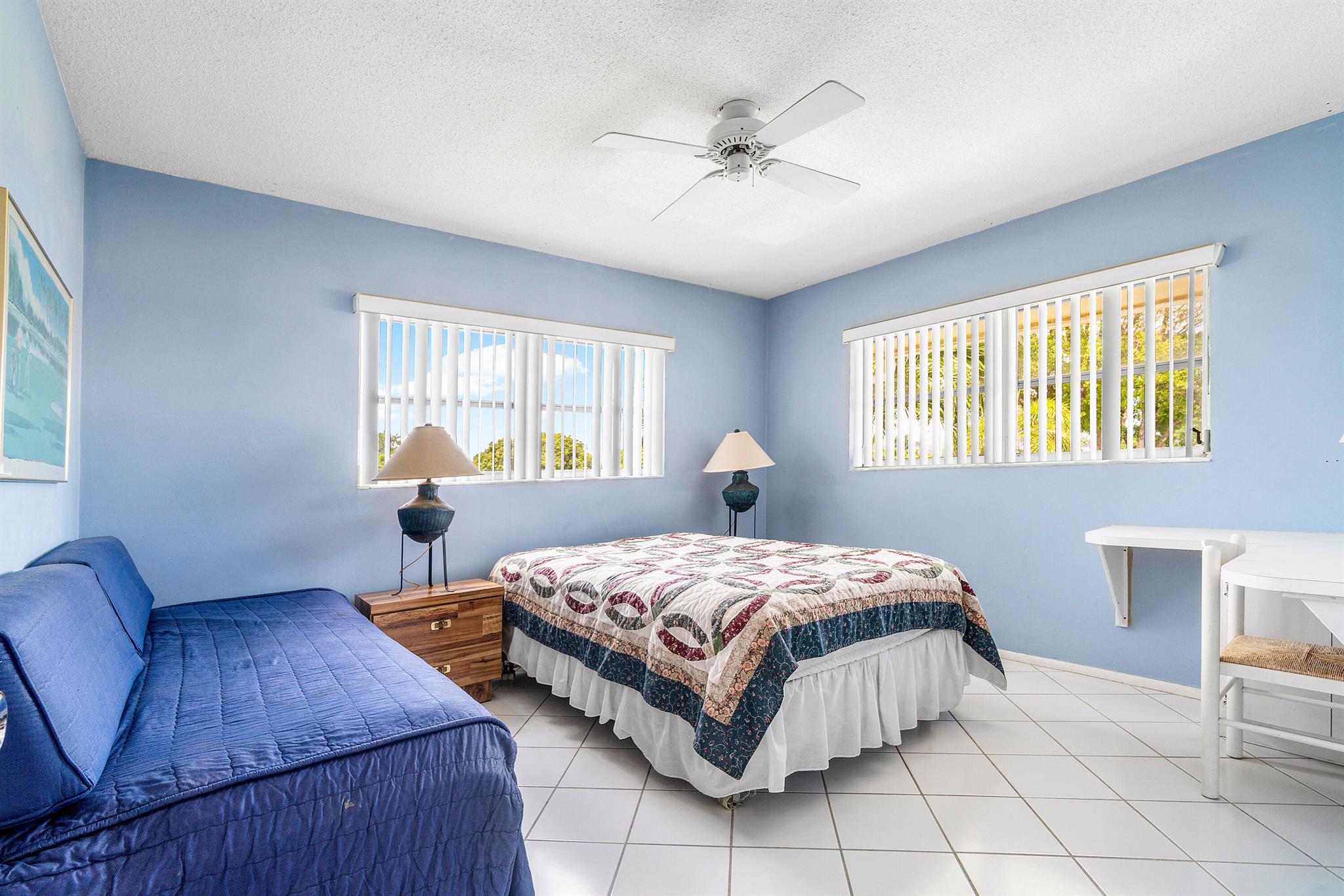 VILLAGE ROYALE CONDO 8 - Residential