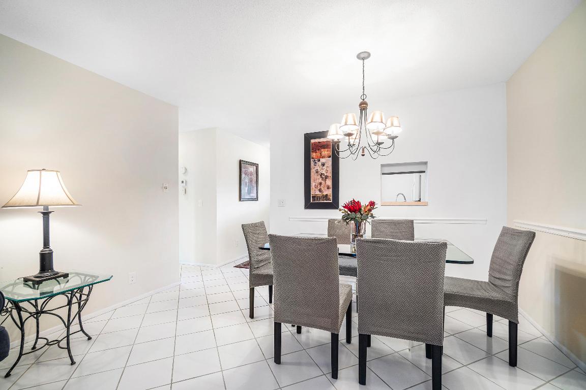 VILLAGE ROYALE CONDO 8 - Residential