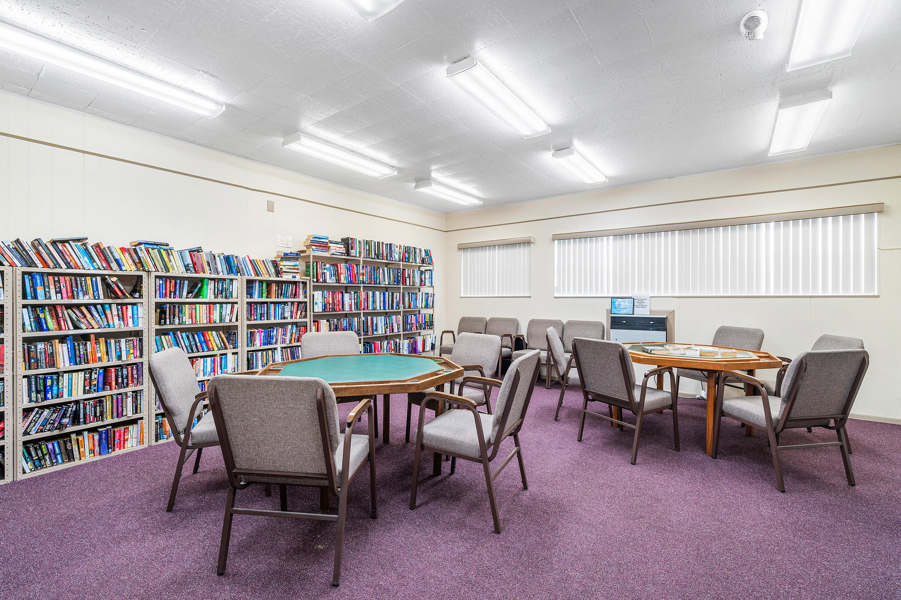 VILLAGE ROYALE CONDO 8 - Residential