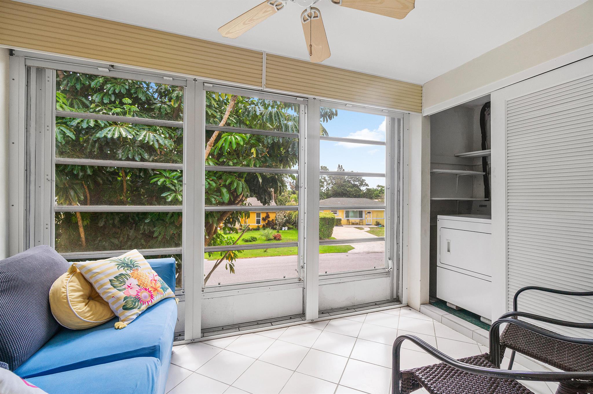 VILLAGE ROYALE CONDO 8 - Residential