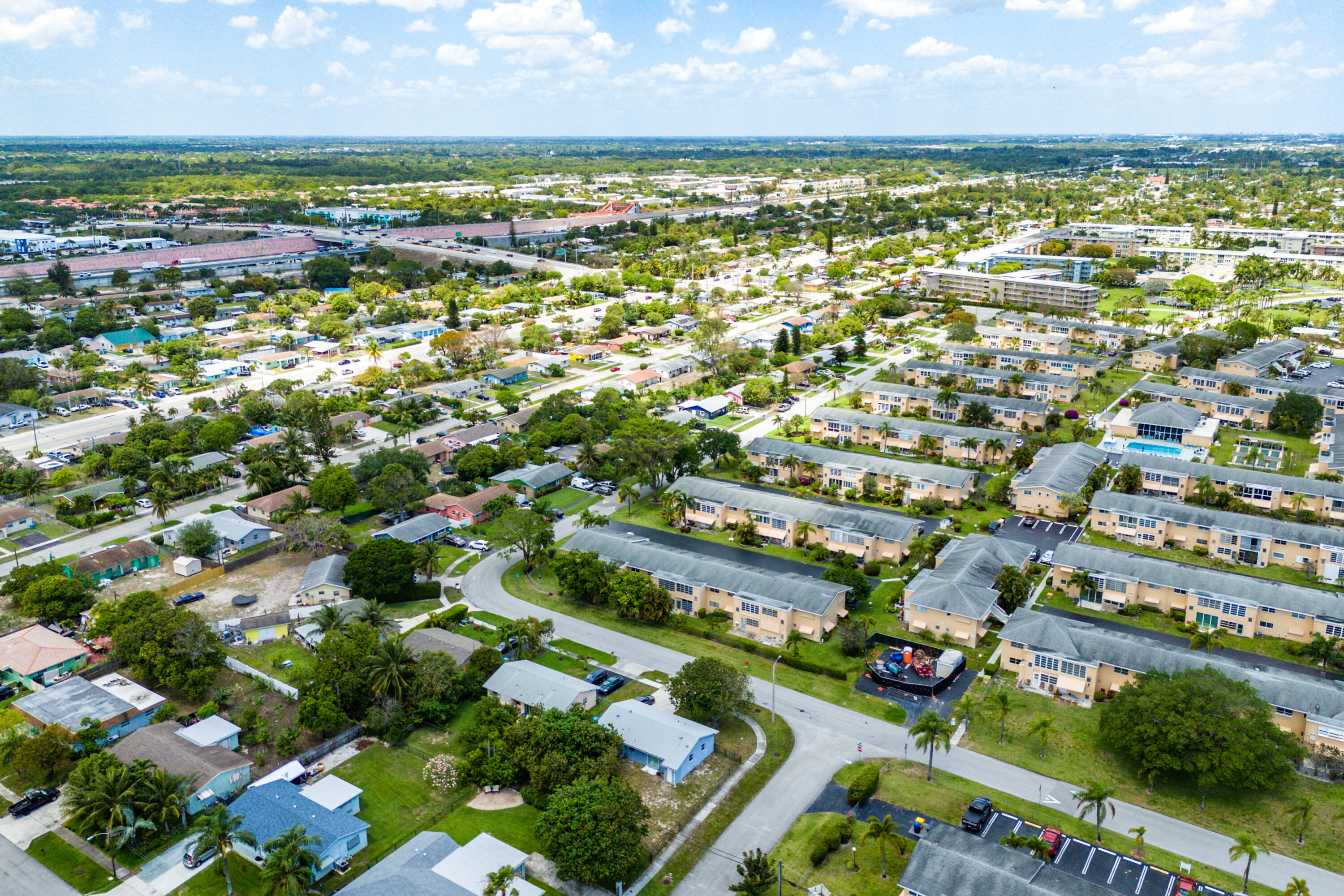 VILLAGE ROYALE CONDO 8 - Residential