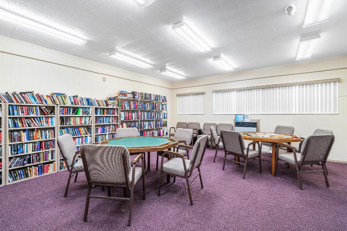 VILLAGE ROYALE CONDO 8 - Residential