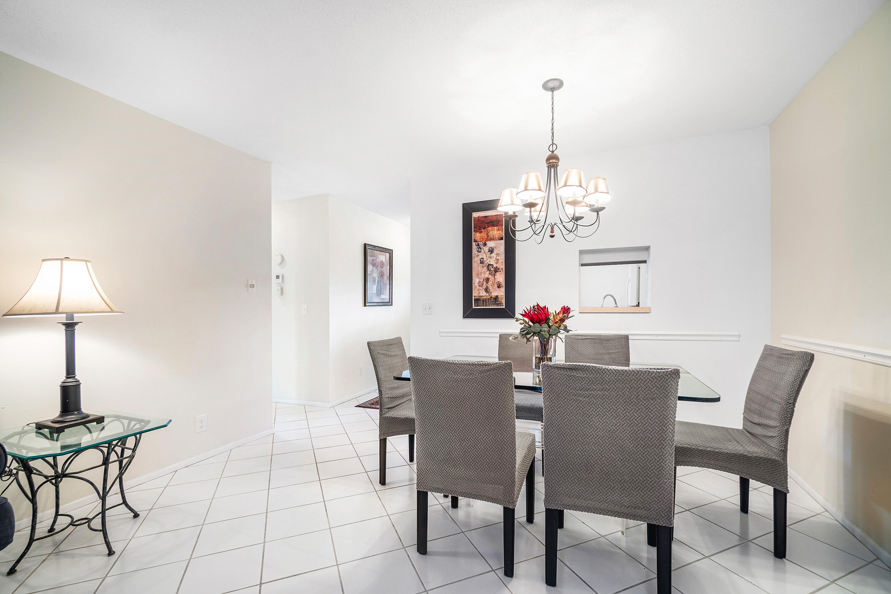 VILLAGE ROYALE CONDO 8 - Residential