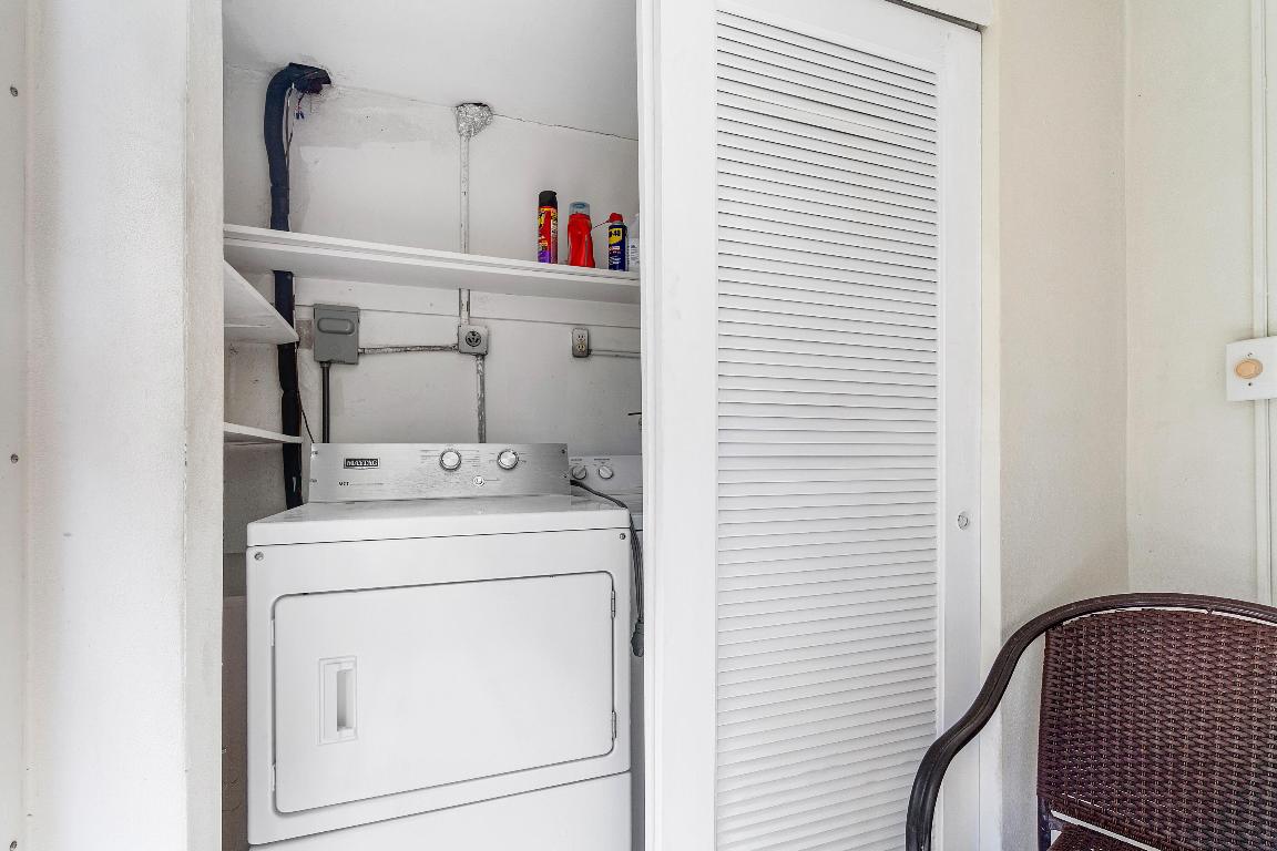 VILLAGE ROYALE CONDO 8 - Residential