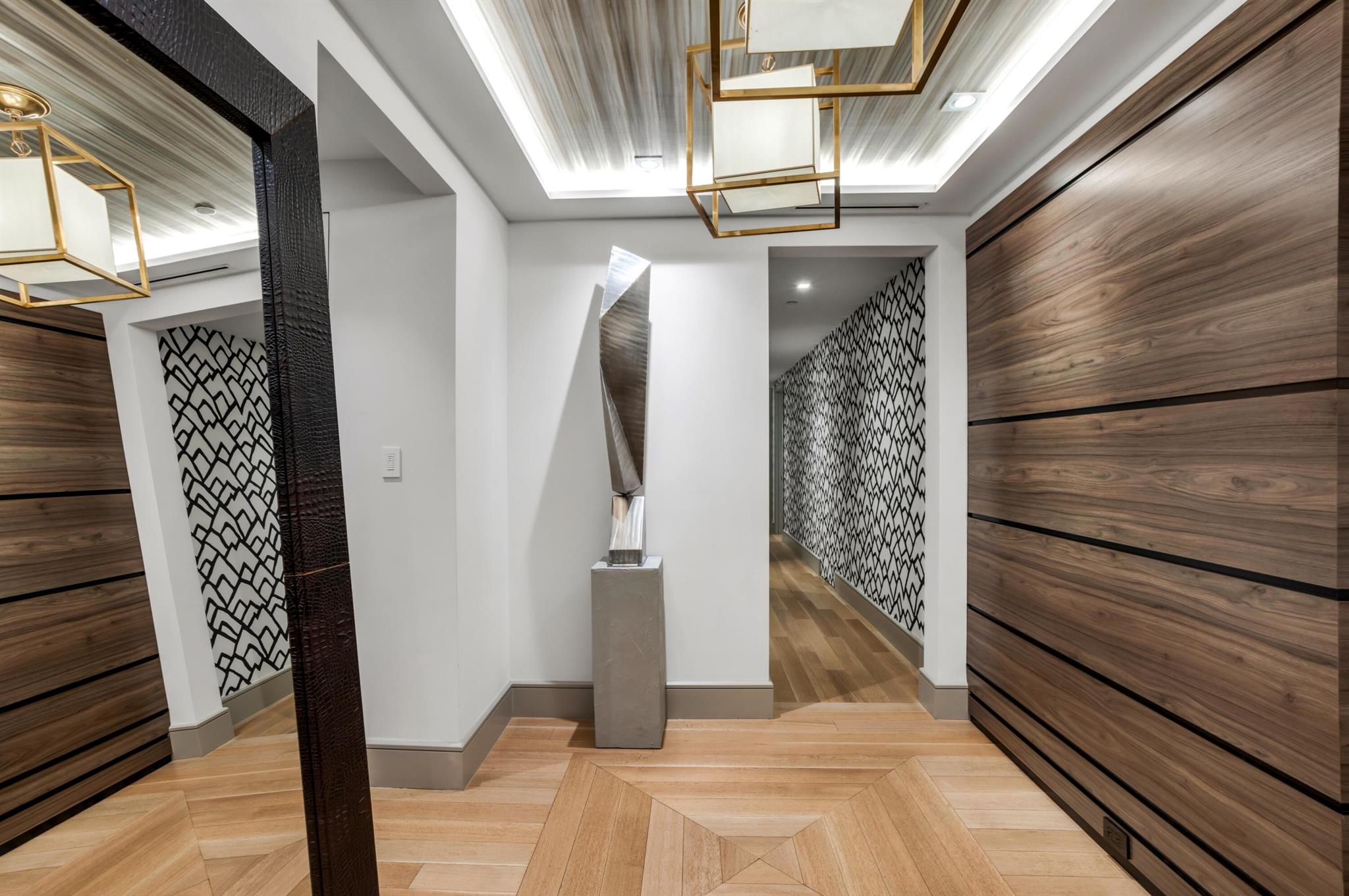 ARAGON CONDO - Residential