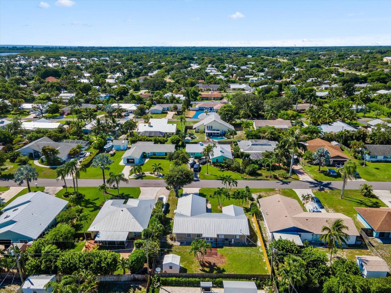 HOBE SOUND ESTATES - Residential Lease