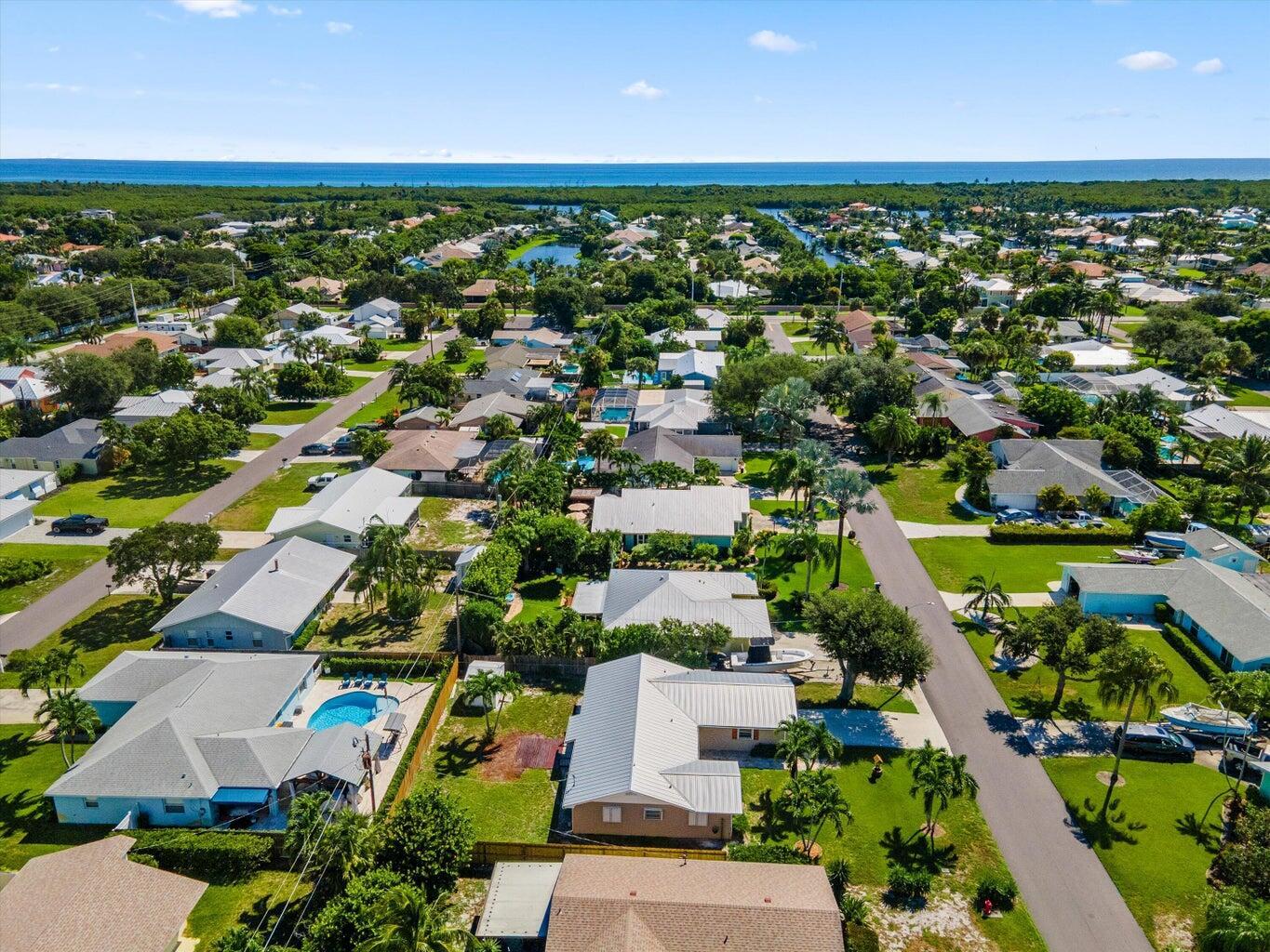 HOBE SOUND ESTATES - Residential Lease