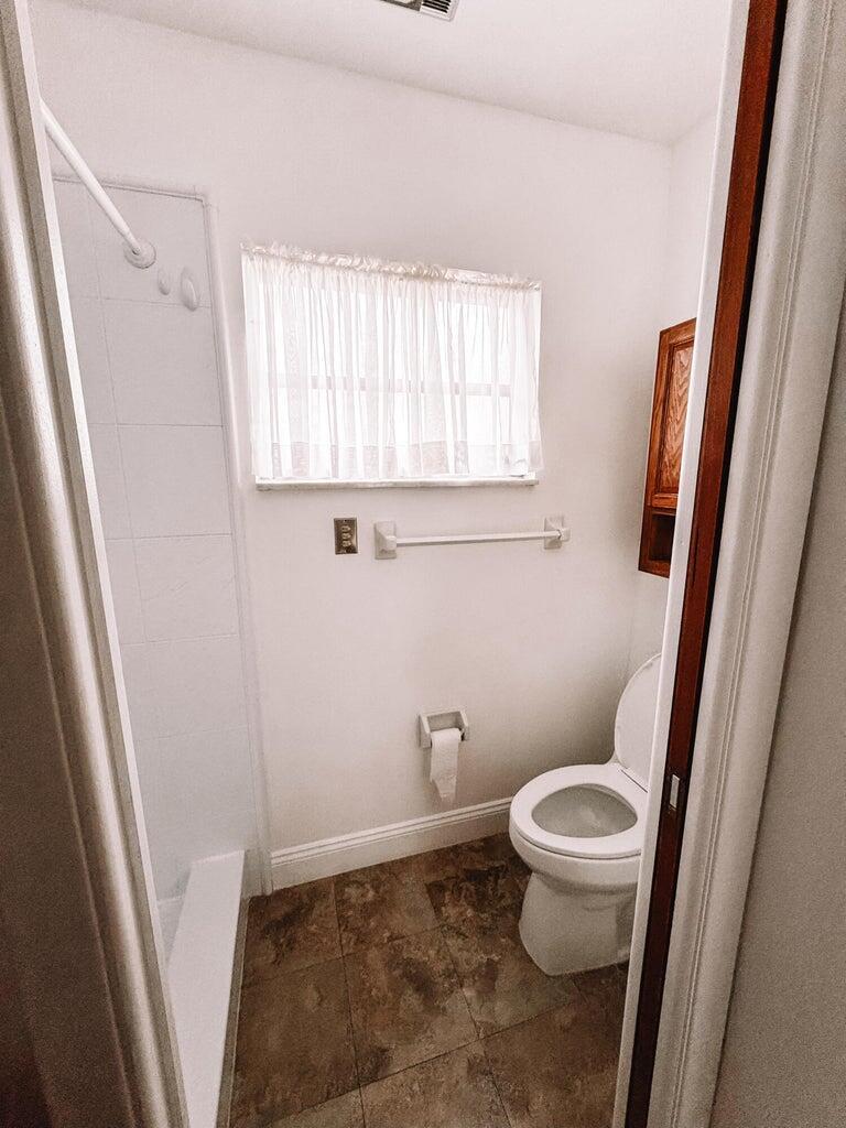 HOBE SOUND ESTATES - Residential Lease