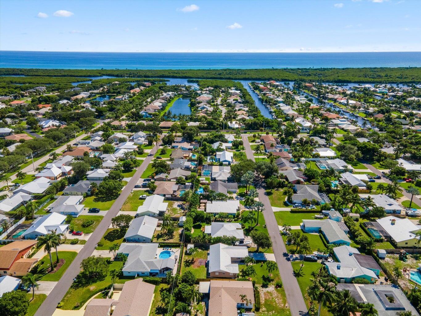 HOBE SOUND ESTATES - Residential Lease