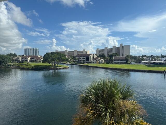 View photos, virtual tours, details... 20 Yacht Club Drive 403