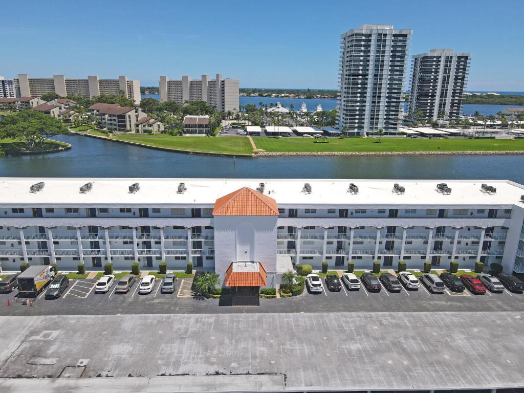 20 Yacht Club Drive 403