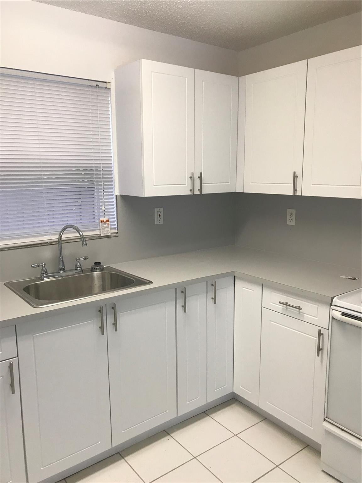 Hollywood Little Ranches - Residential Lease