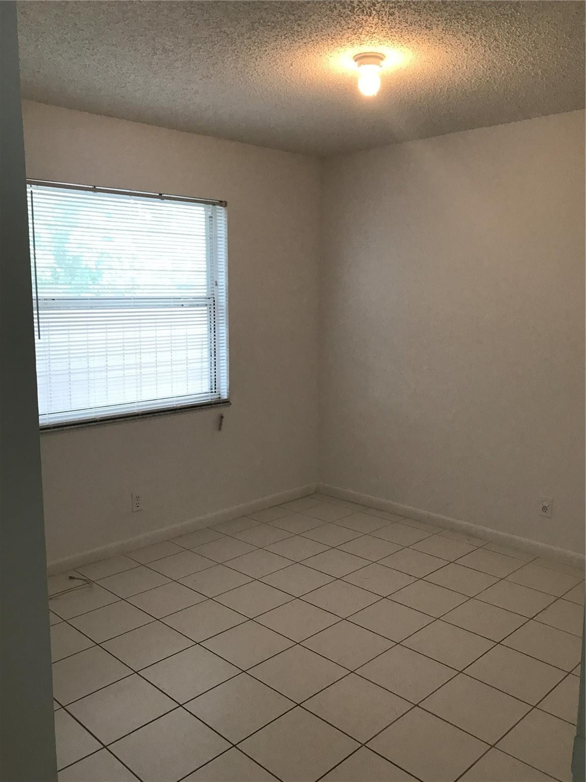 Hollywood Little Ranches - Residential Lease