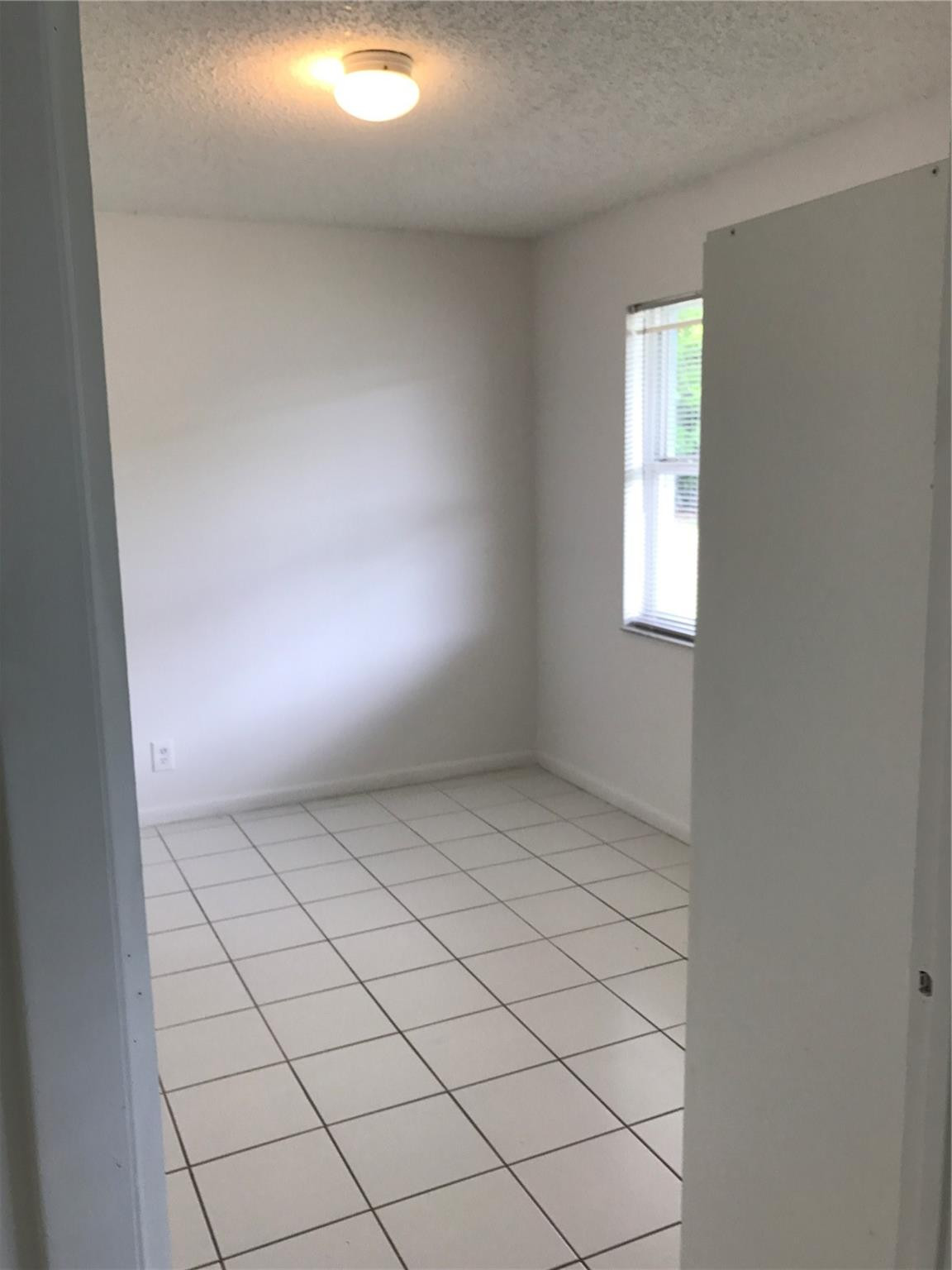 Hollywood Little Ranches - Residential Lease