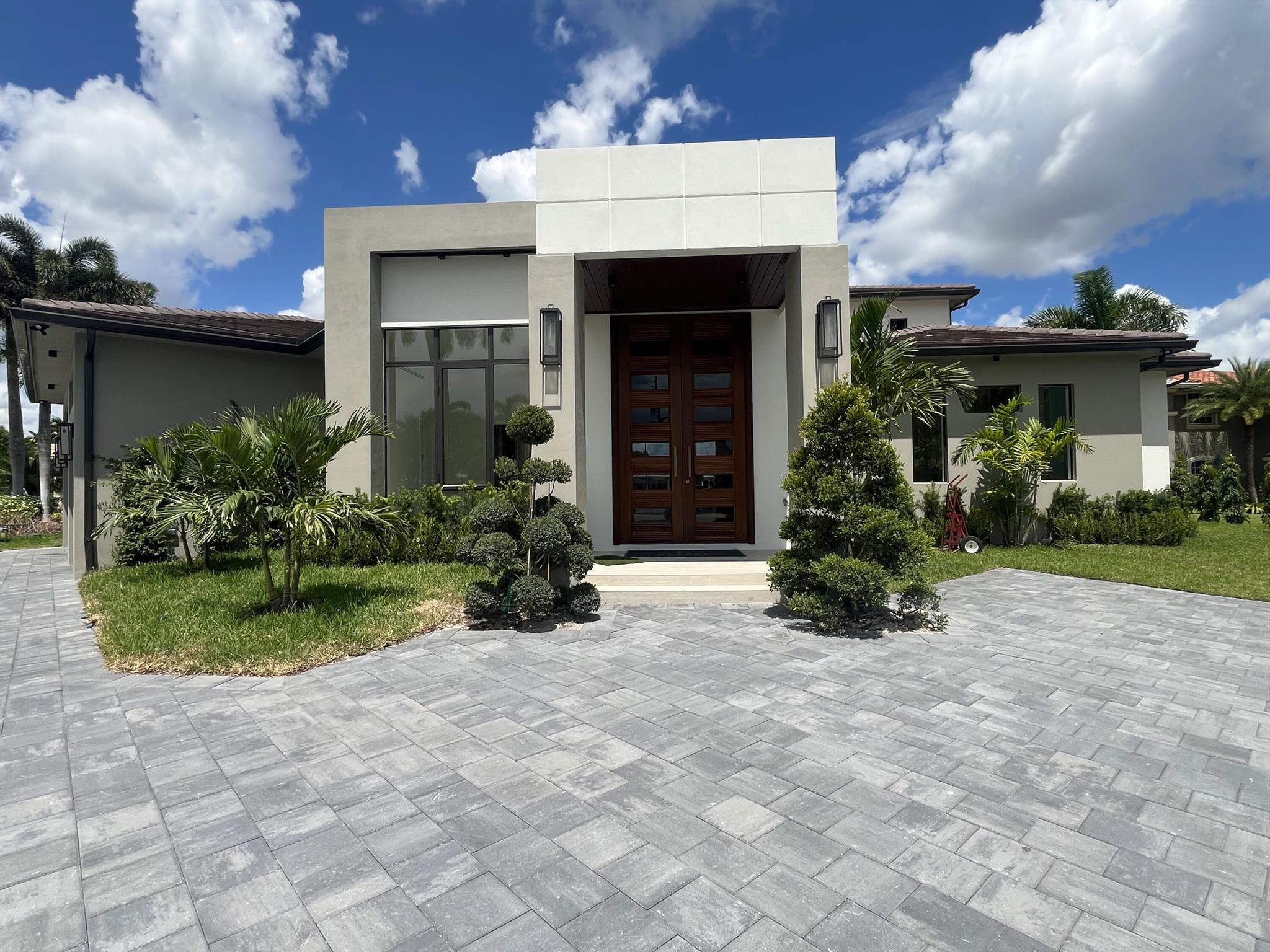 721 NE 34th Street
