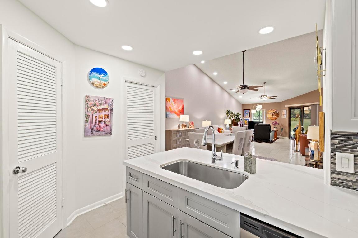 6721 Versailles Court