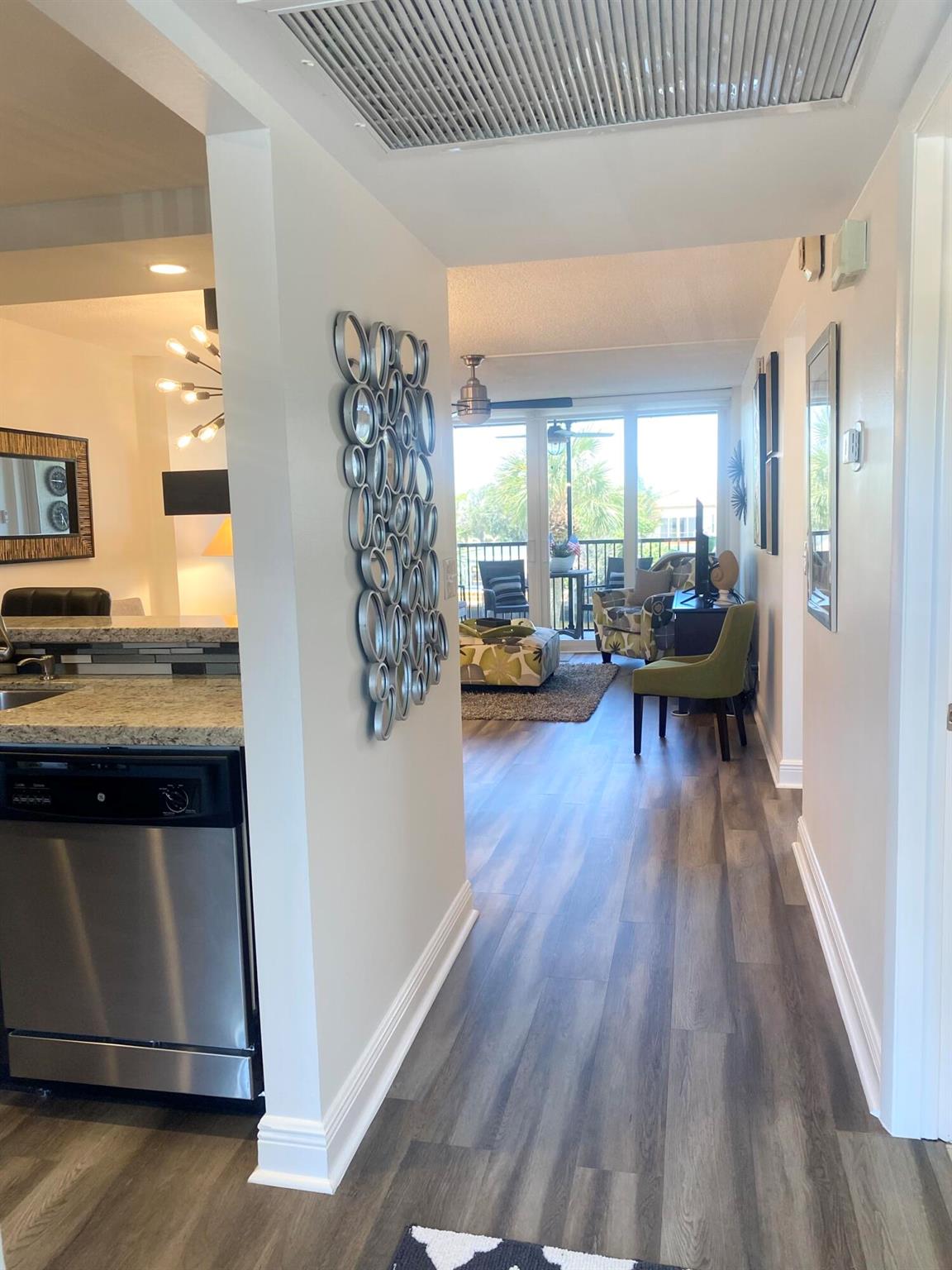 18 Royal Palm Way 306