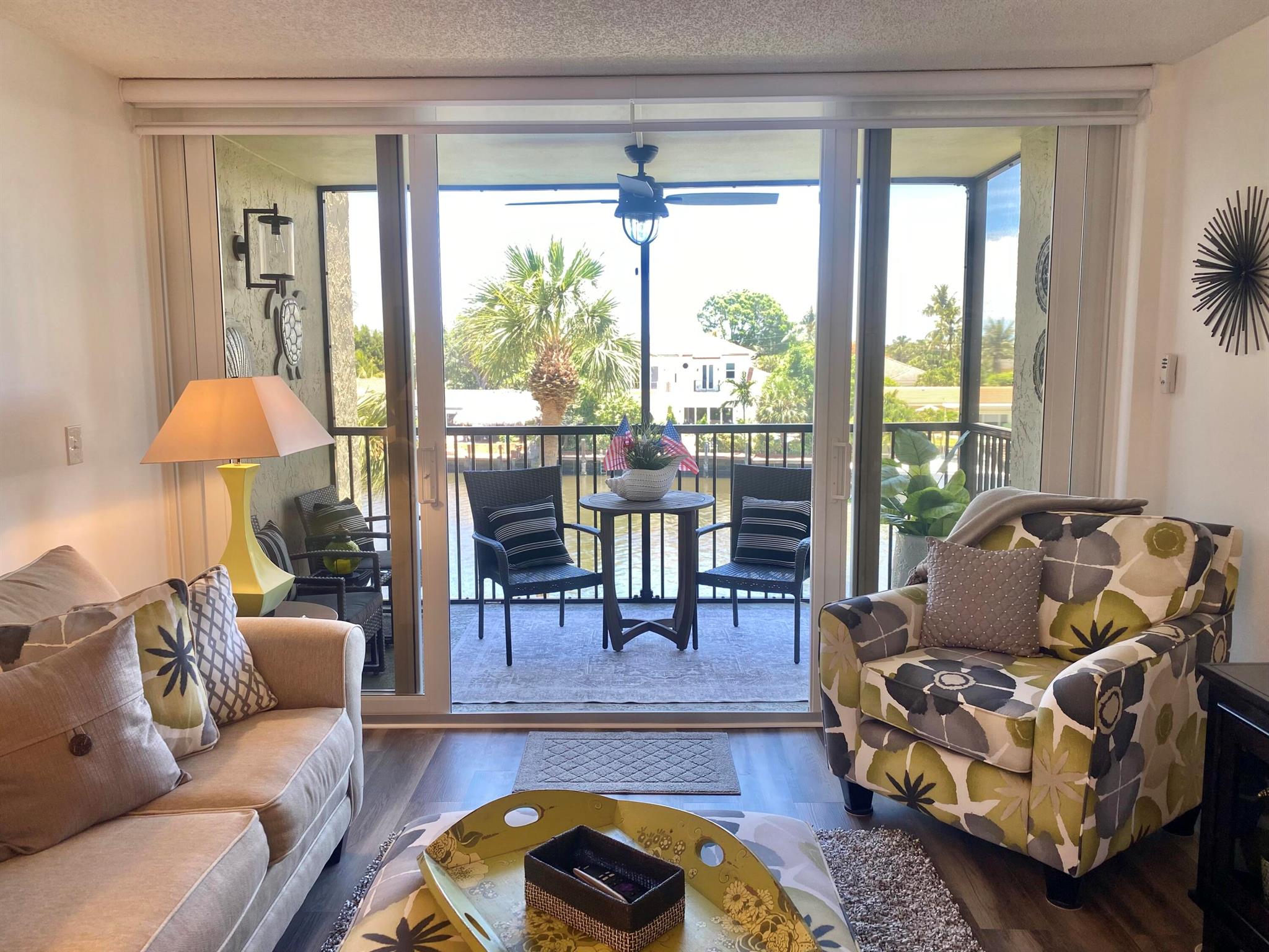 18 Royal Palm Way 306