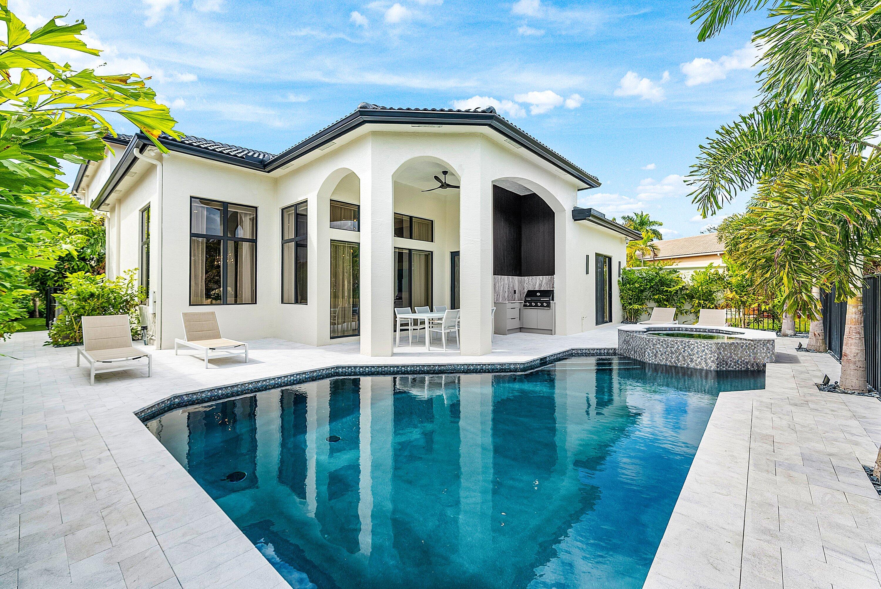 THE OAKS AT BOCA RATON - Residential