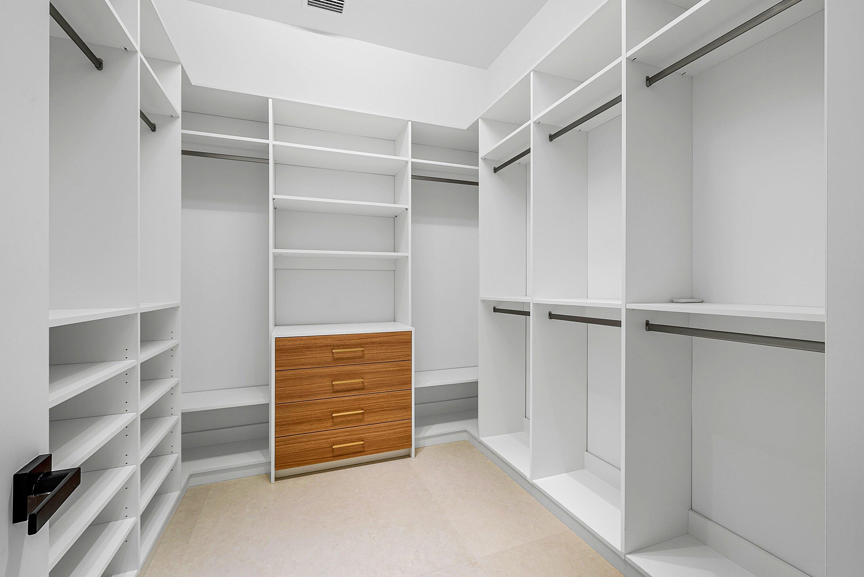 THE OAKS AT BOCA RATON - Residential