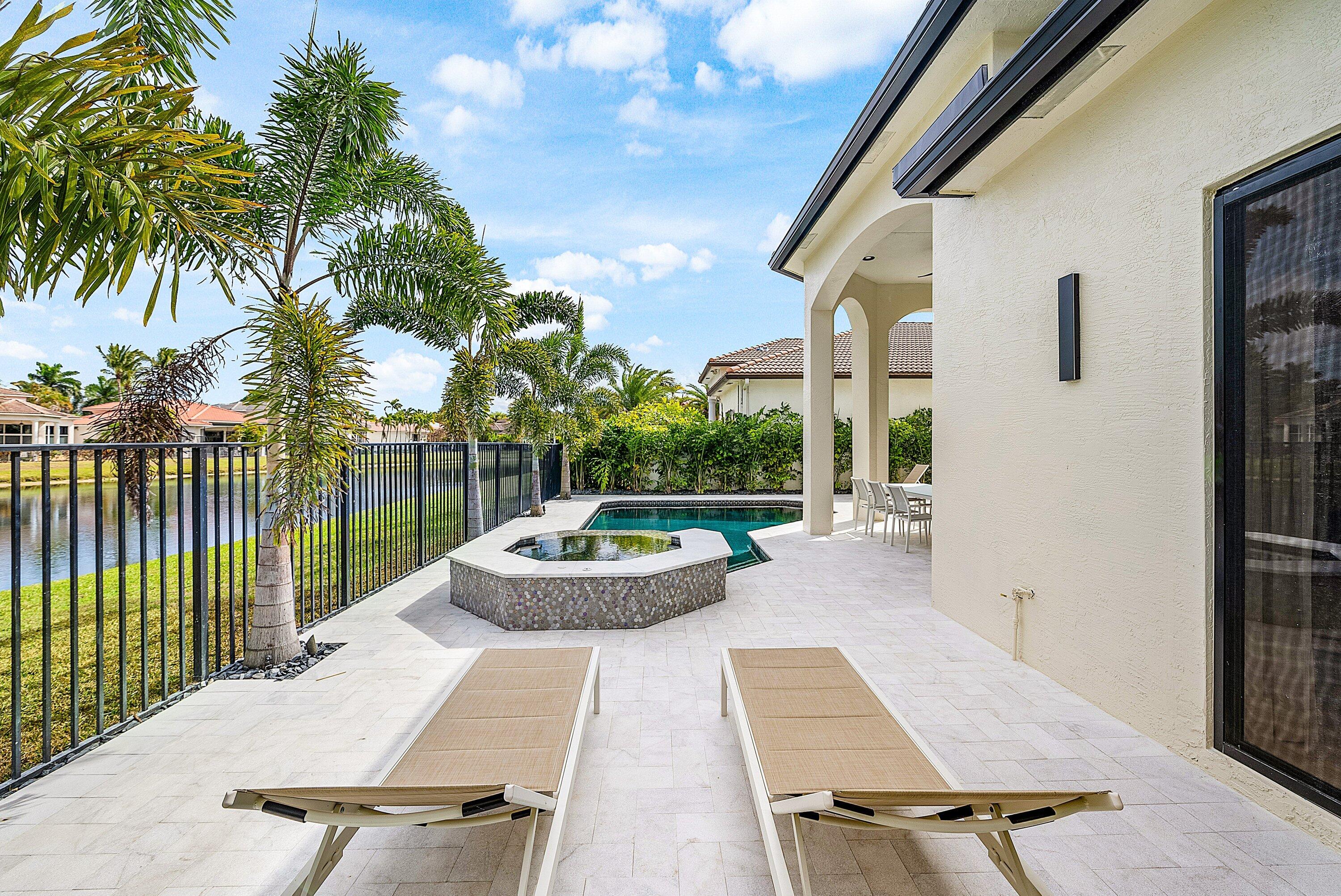 THE OAKS AT BOCA RATON - Residential