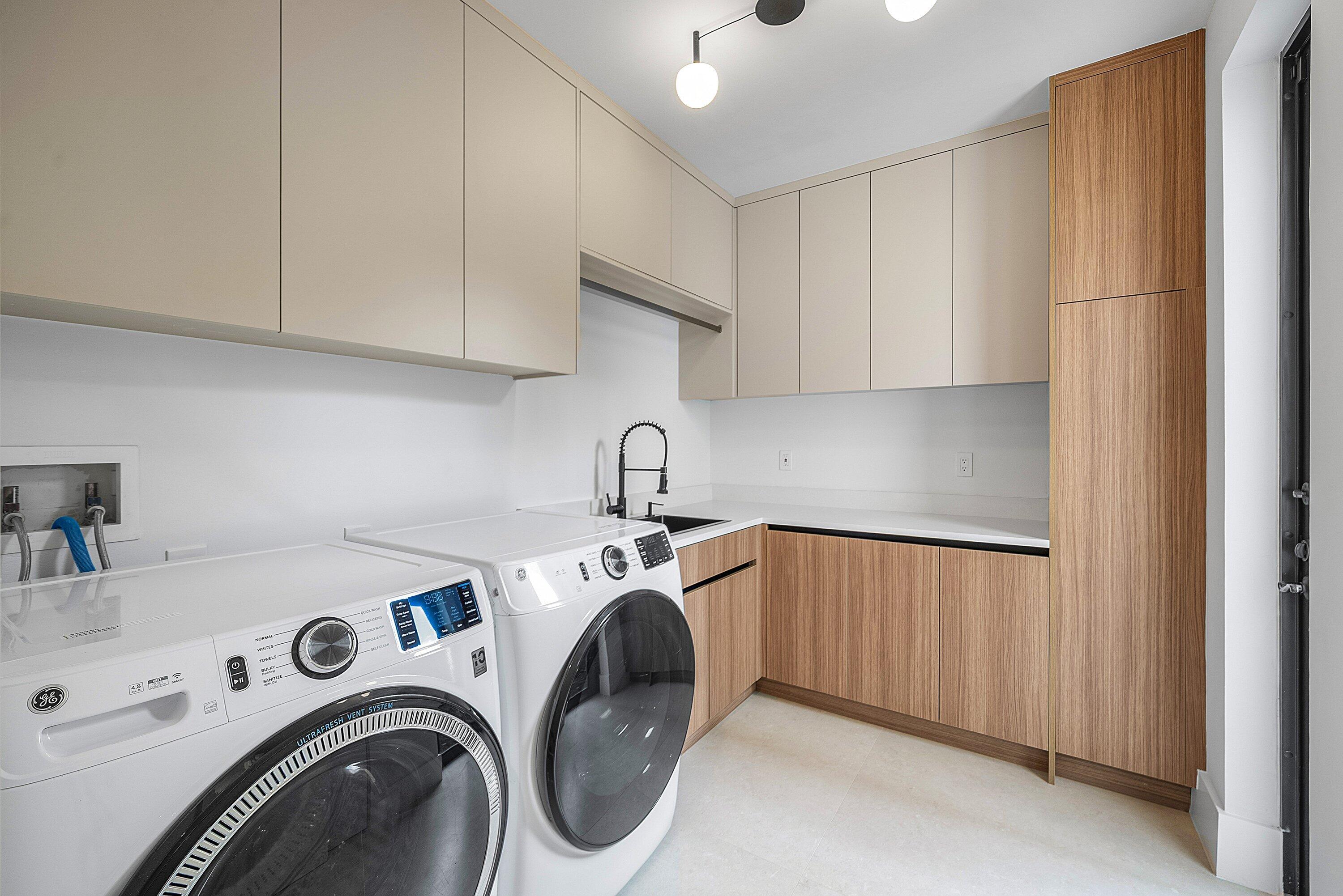 THE OAKS AT BOCA RATON - Residential