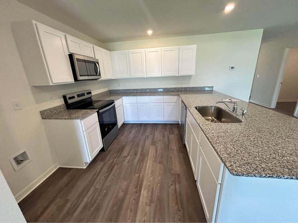 STONERIDGE SUB - Residential Lease