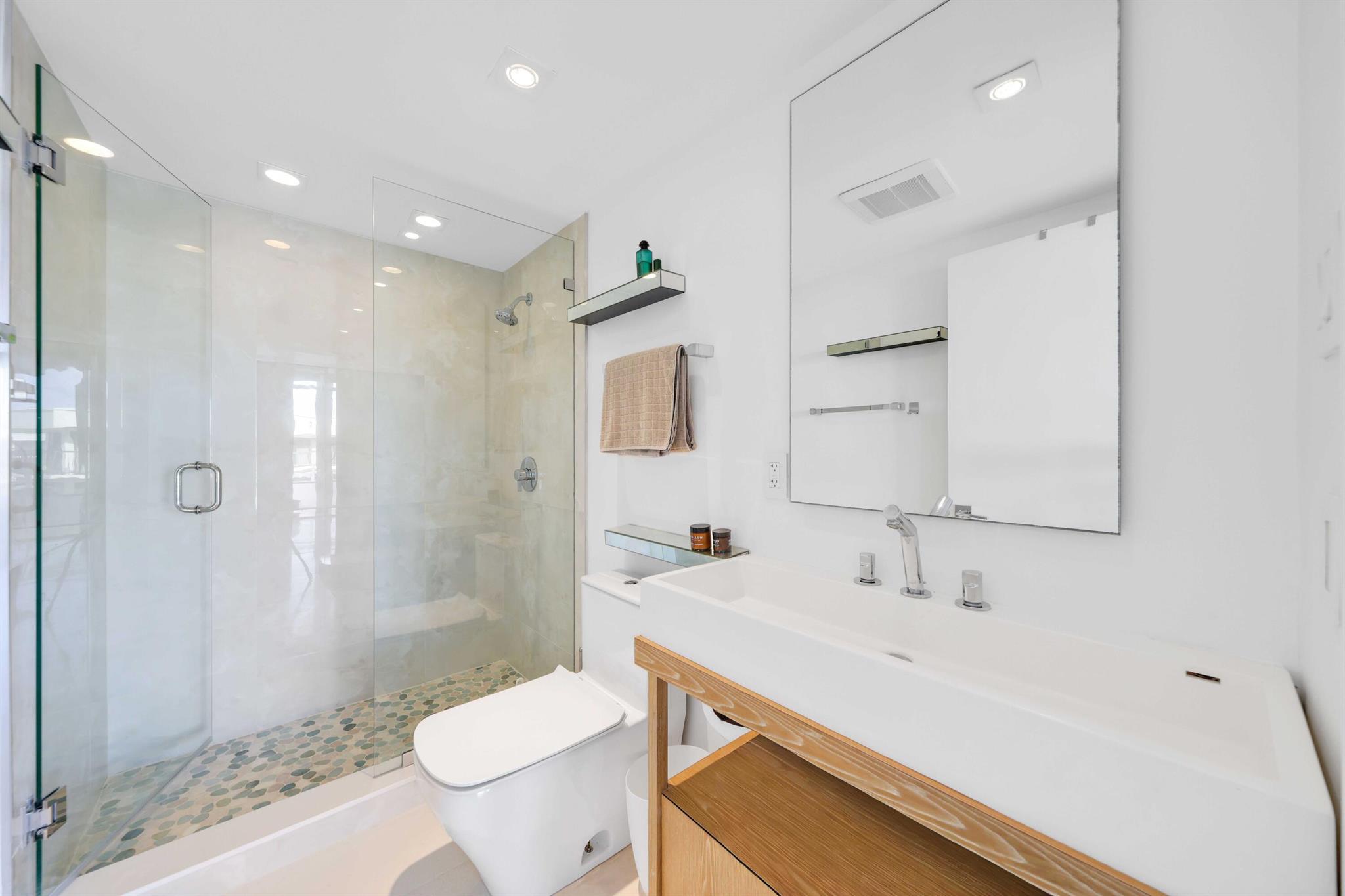 COVE CONDO - Residential