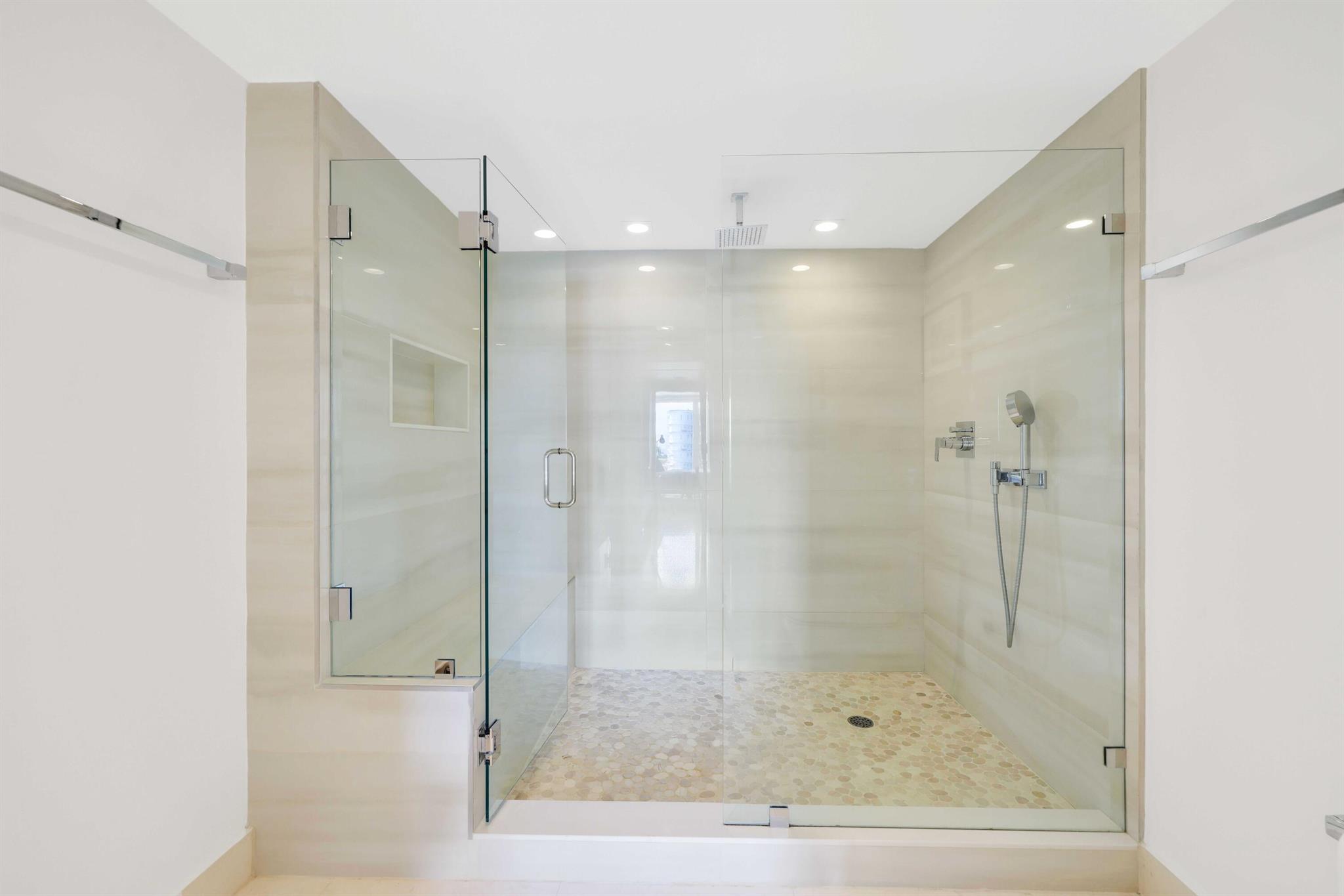 COVE CONDO - Residential