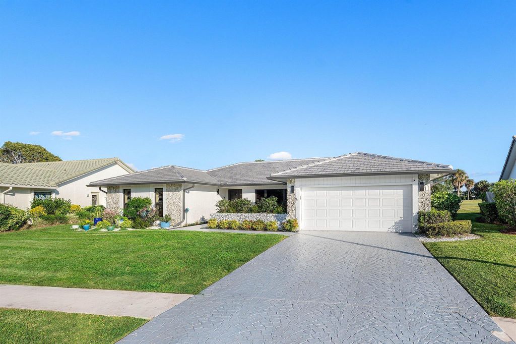 Photo of 10174 Crosswind Road, Boca Raton, FL 33498 (MLS # R11145742)