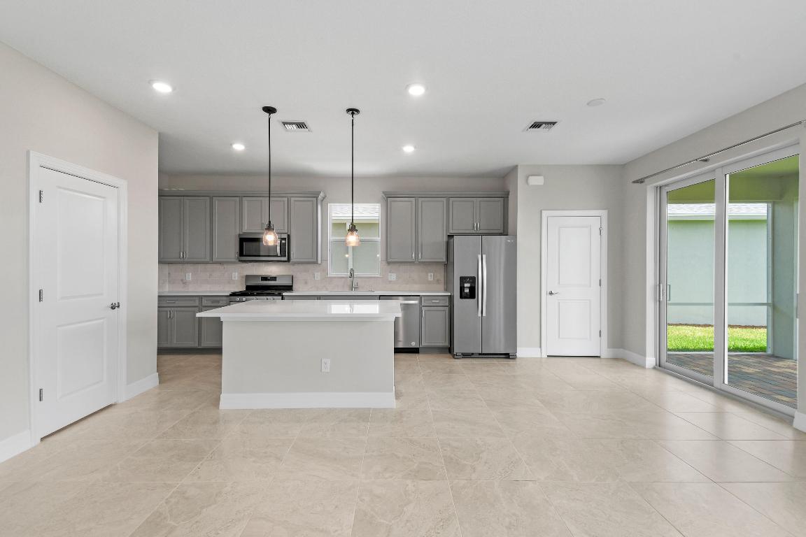 HERON PRESERVE AT TRADITION LOTS 254 & 255 - Residential Lease