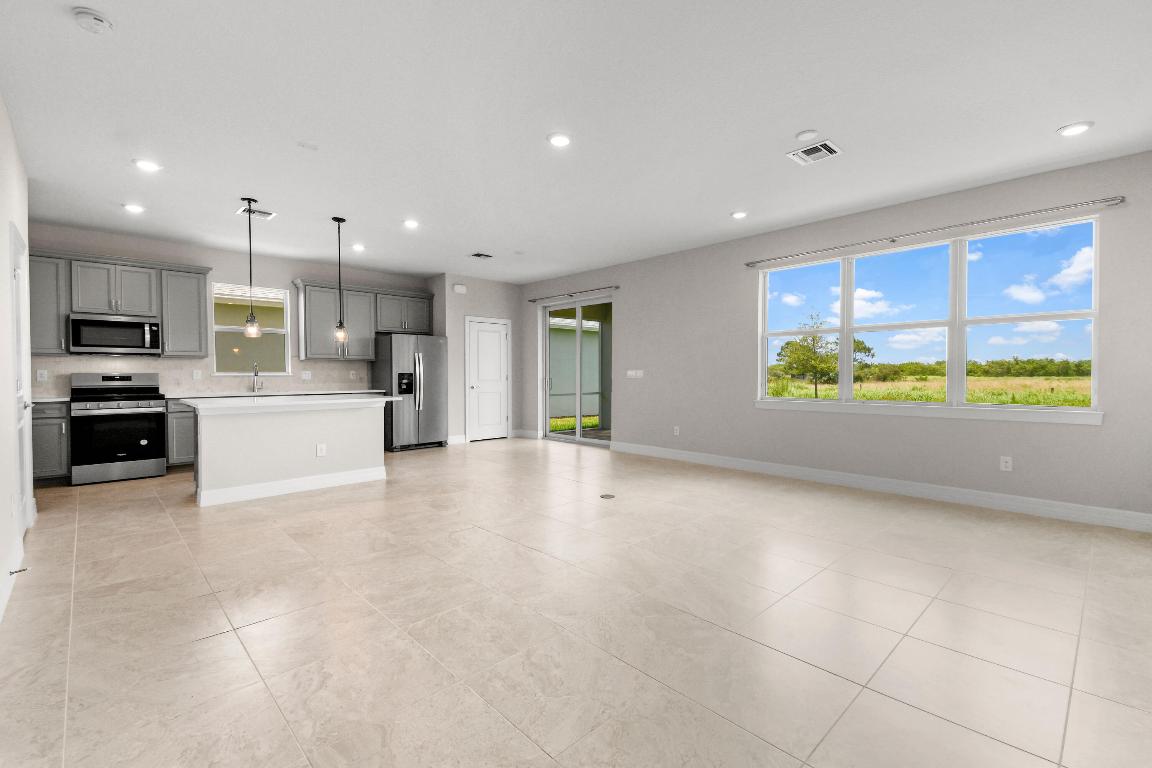 HERON PRESERVE AT TRADITION LOTS 254 & 255 - Residential Lease