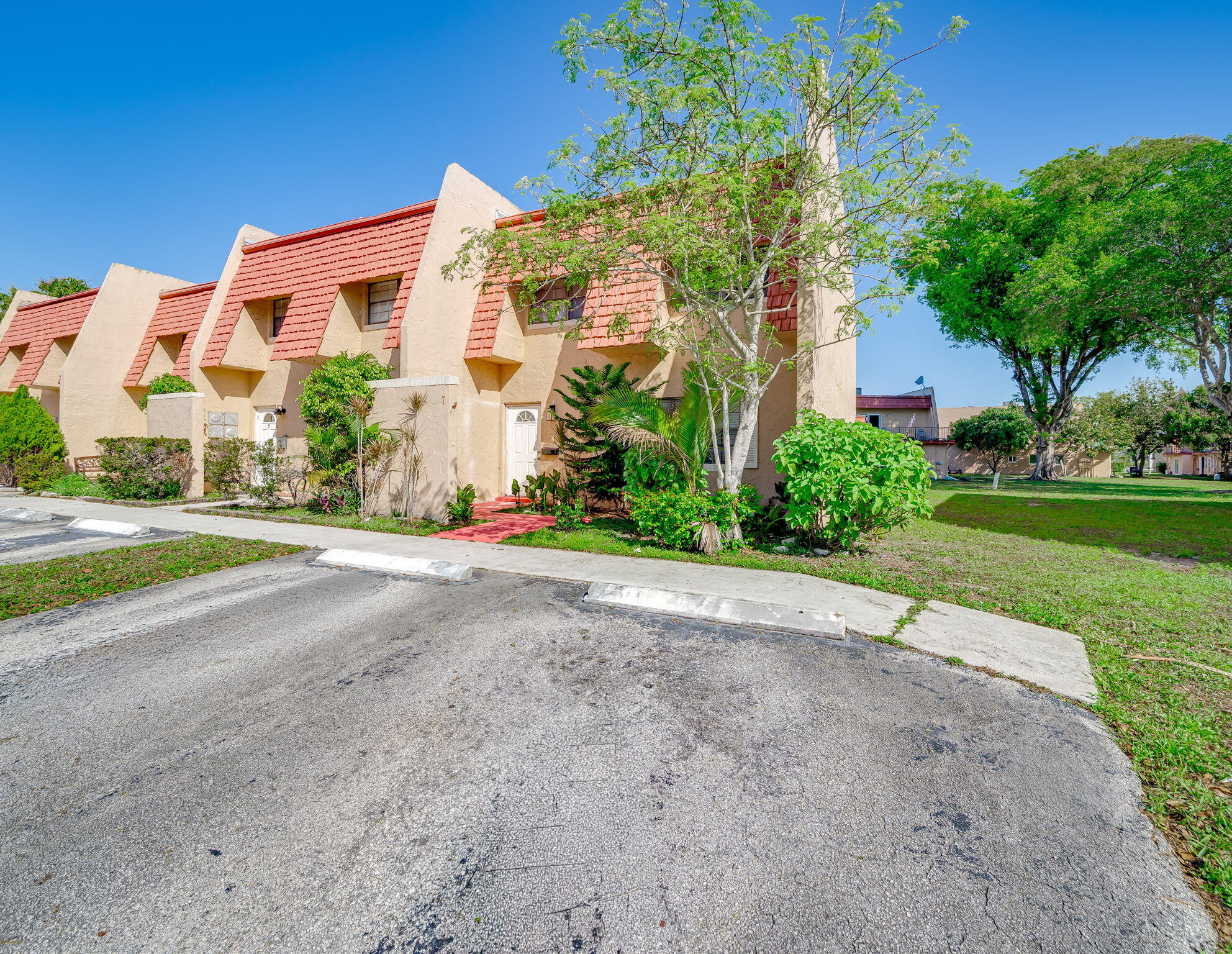 SHAKER VILLAGE PHASE 1 - Residential