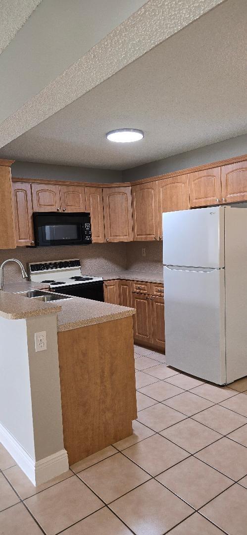 The PALMS OF PEMBROKE CONDO - Residential Lease