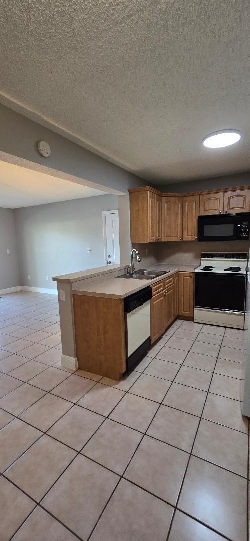 The PALMS OF PEMBROKE CONDO - Residential Lease