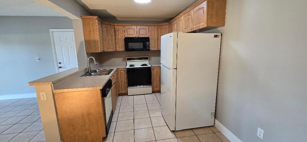 The PALMS OF PEMBROKE CONDO - Residential Lease