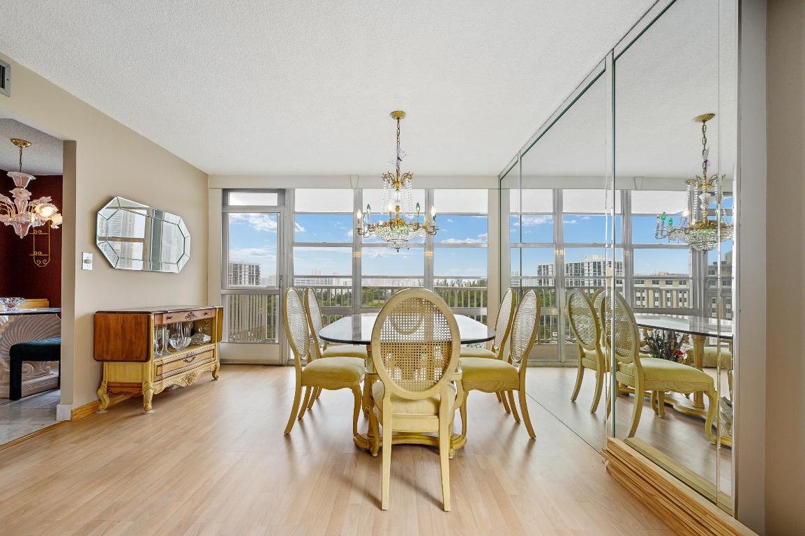 WINSTON TOWERS 400 CONDO - Residential