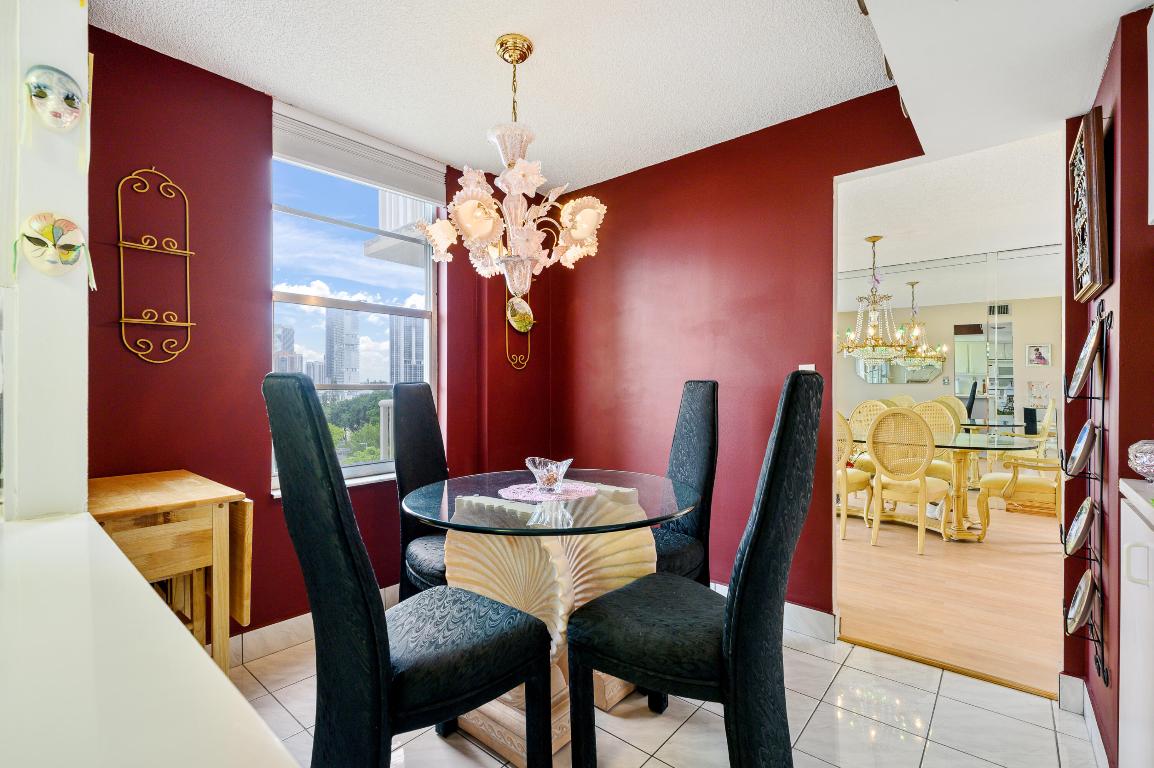 WINSTON TOWERS 400 CONDO - Residential