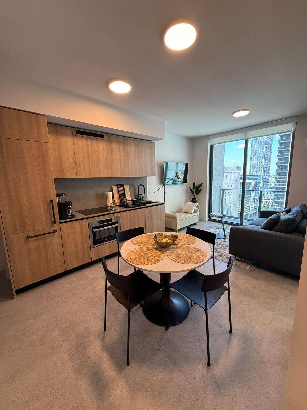 121 NE 5th Street 2406