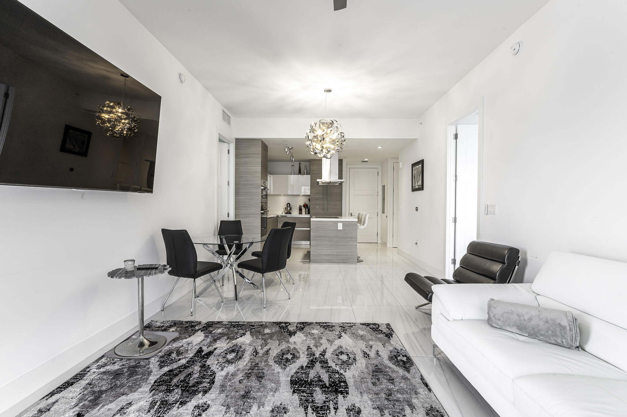 TOWER 155 - Residential Lease