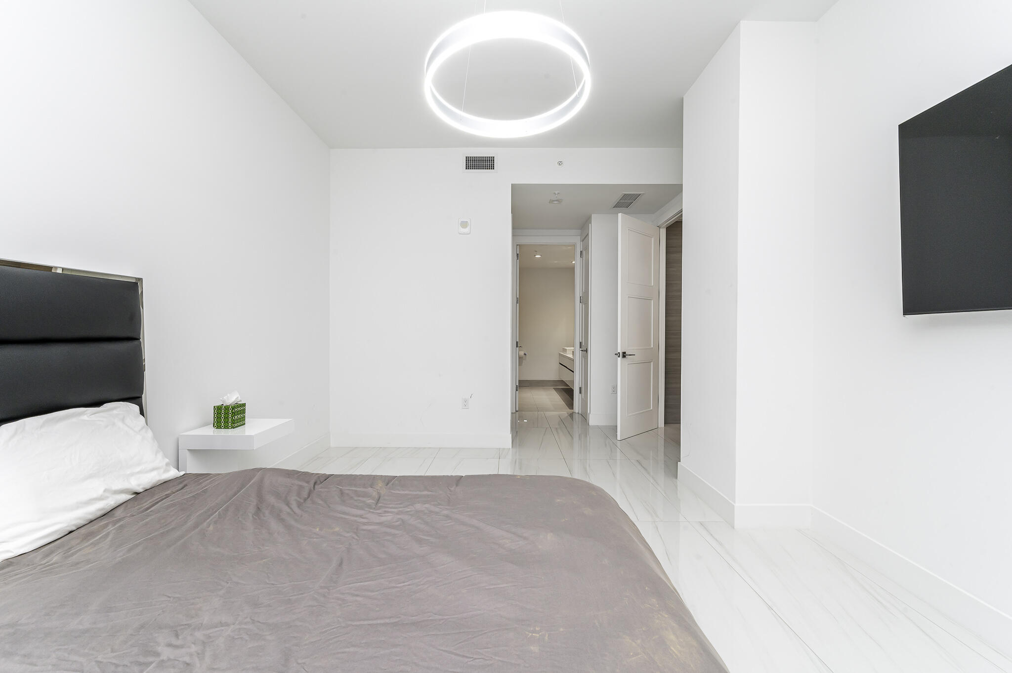 TOWER 155 - Residential Lease